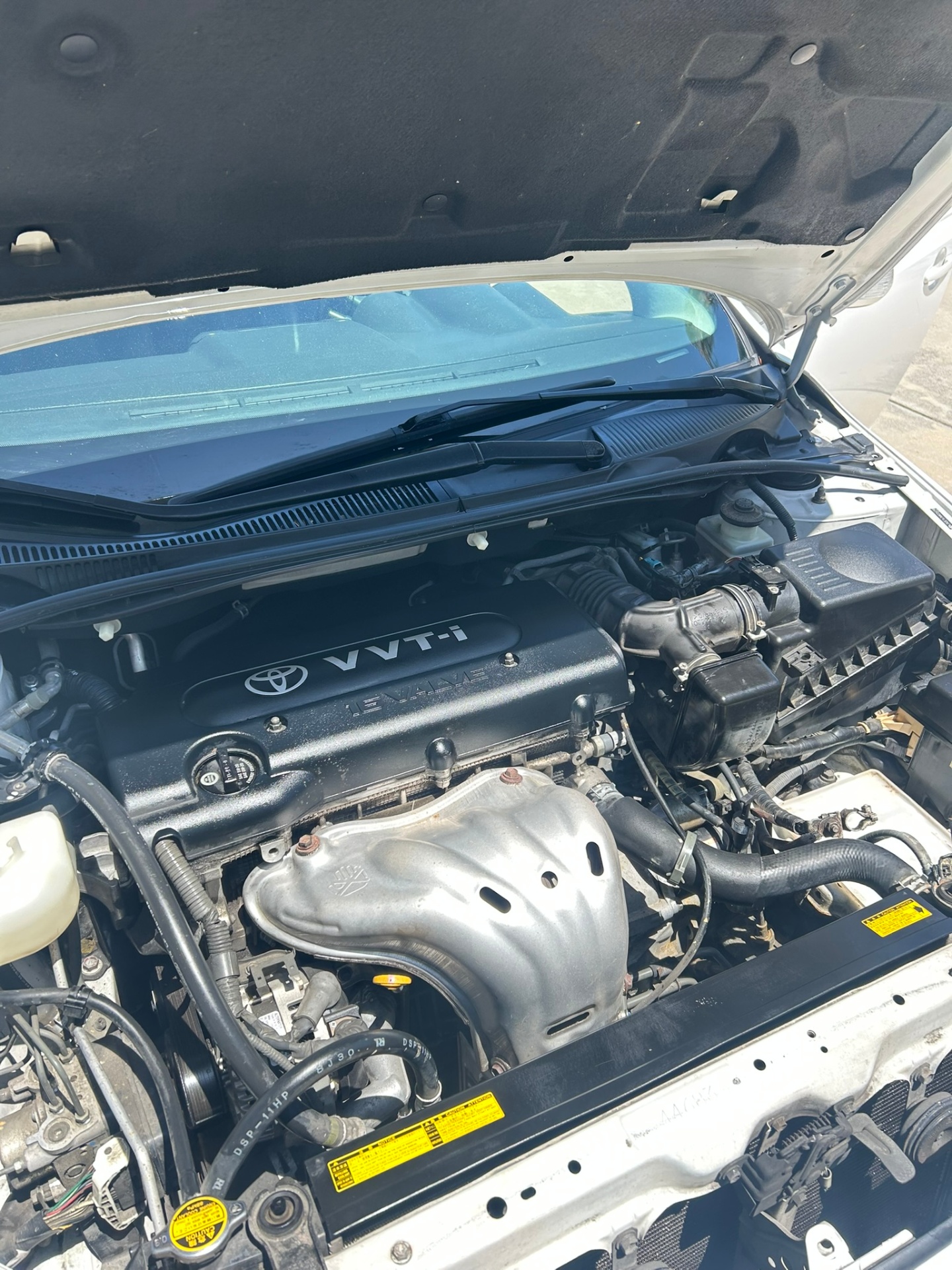 Safe low-pressure engine bay cleaning and dressing